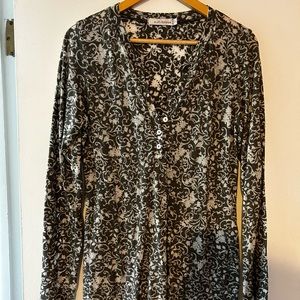 Gray and white pattern long sleeve tee